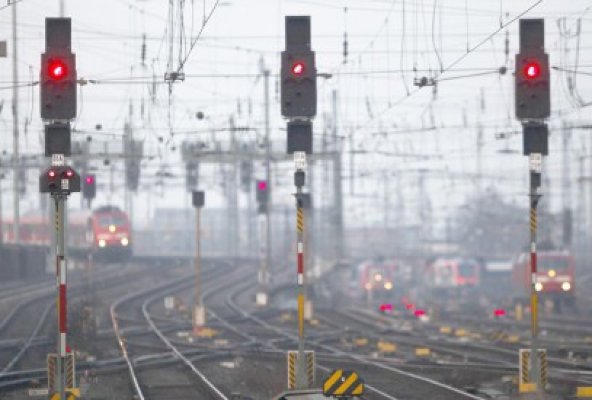 Prinşi la furat şi somaţi de poliţişti: un individ a reuşit să fugă
